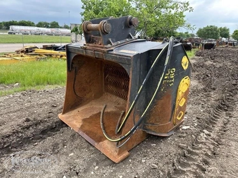 Front of used Padding Bucket